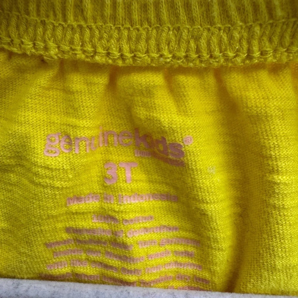 Genuine Kids Osh Kosh 3T Girls Yellow and White Flower Short Sleeve Blouse Top